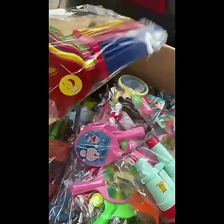 地摊十元三样玩具儿童沙滩套装10元3件玩具夜市发光玩具工厂批发