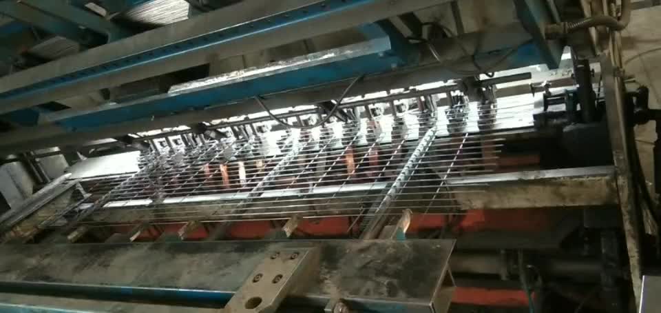 网片机器生产中