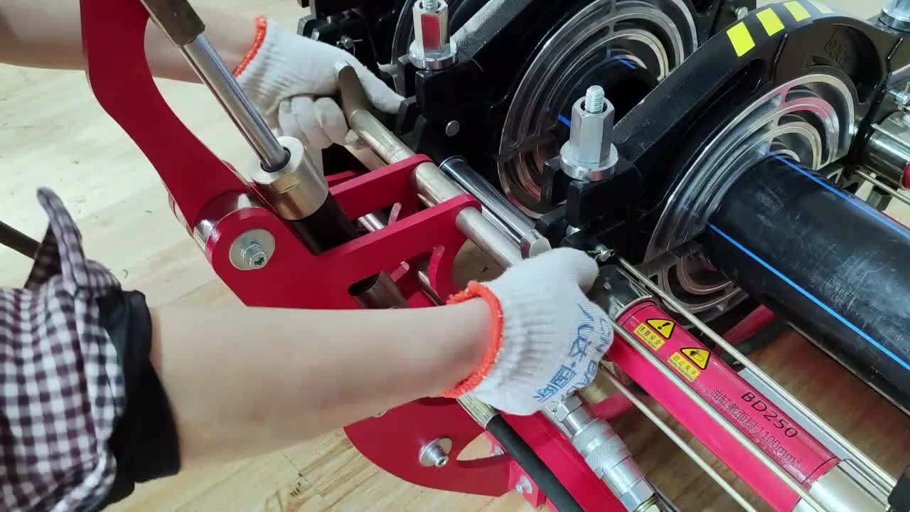 红色威尔汀全自动热熔焊机视频